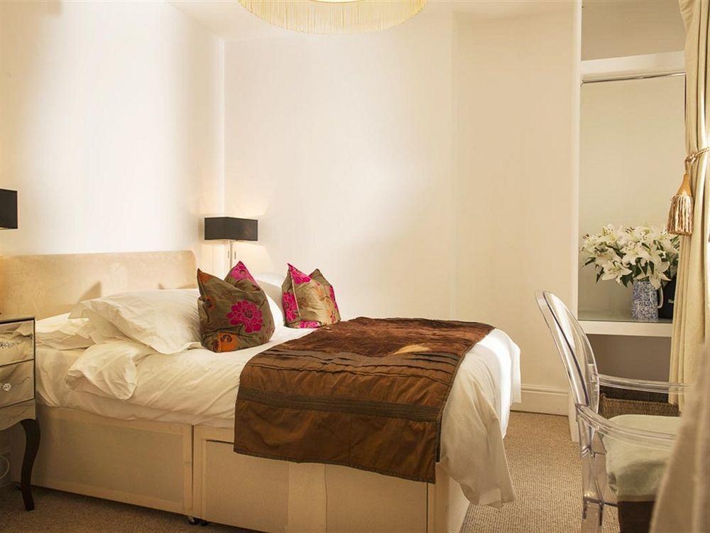 The Grange Bed & Breakfast เซนต์ออสเทลล์ ภายนอก รูปภาพ